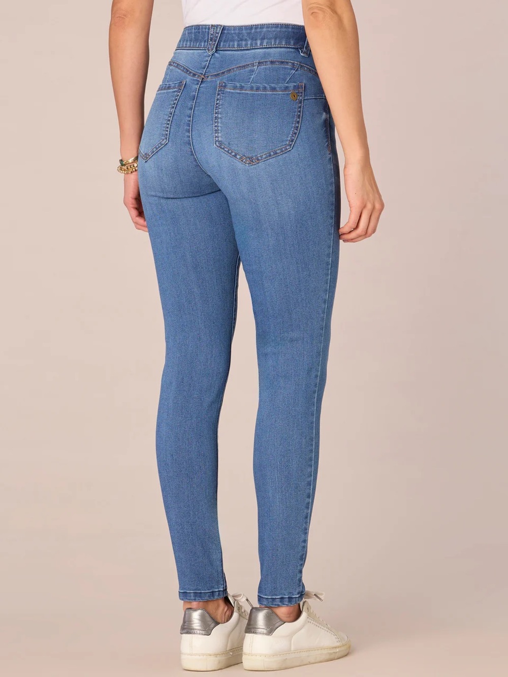 NWOT Democracy "Ab"solution Mid-Rise Distressed Jegging Jean $78 MSRP